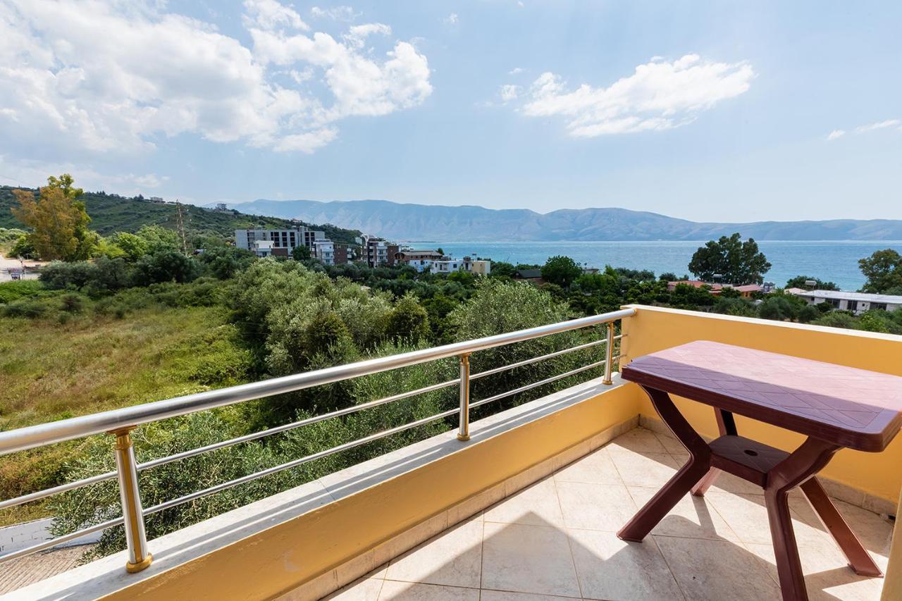 Hotel Dini Radhimë Esterno foto
