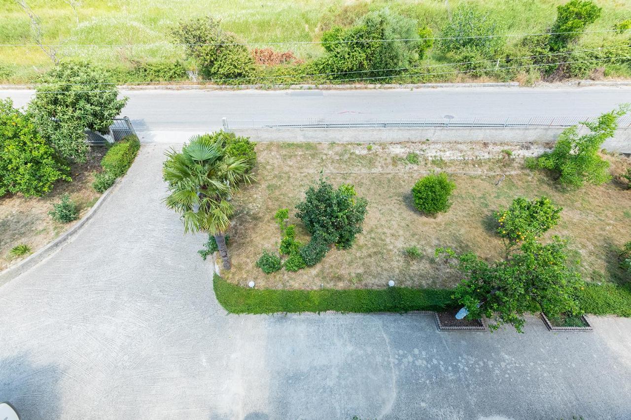 Hotel Dini Radhimë Esterno foto