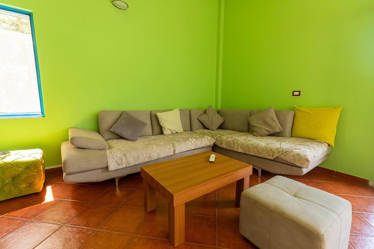 Hotel Dini Radhimë Esterno foto