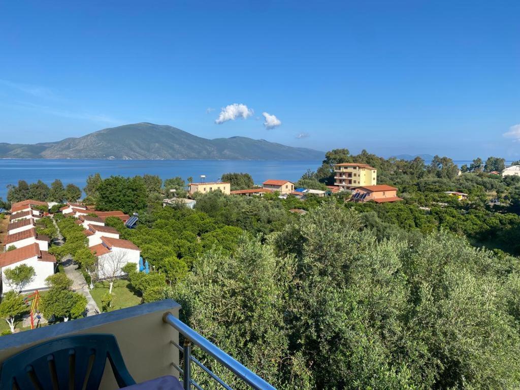 Hotel Dini Radhimë Esterno foto