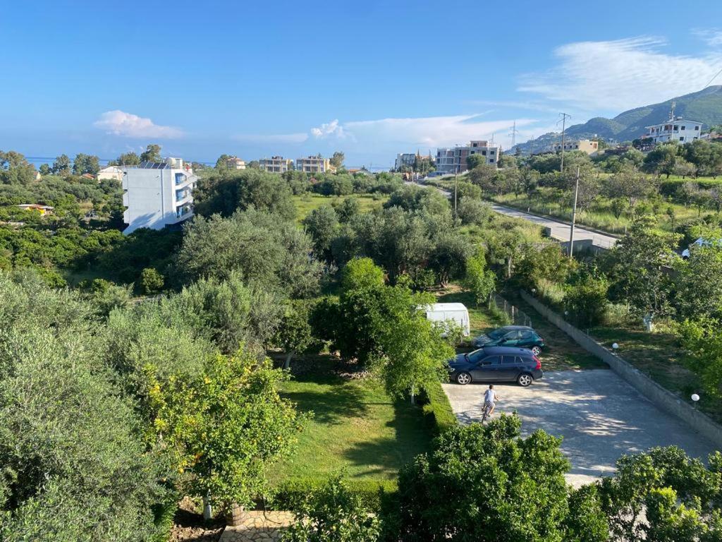 Hotel Dini Radhimë Esterno foto