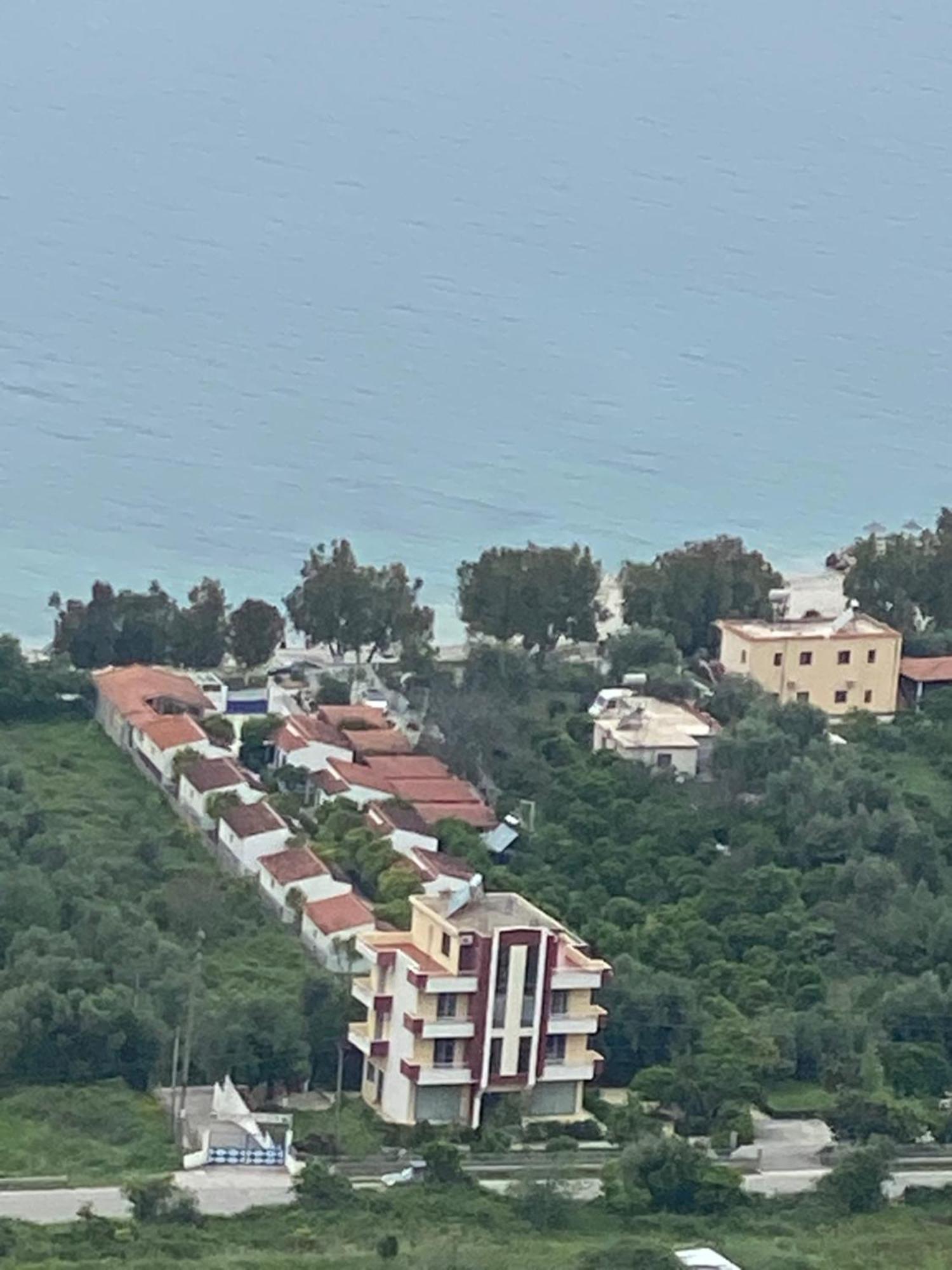 Hotel Dini Radhimë Esterno foto